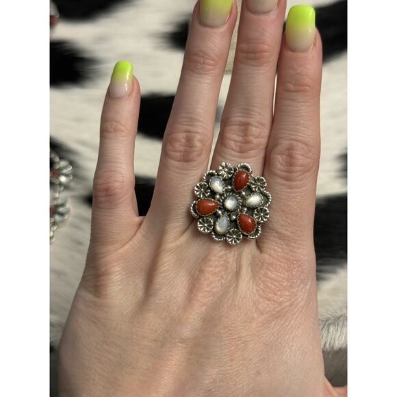 Native American Sterling Silver Red Coral Mother Pearl Cluster Flower Ring Adjst - Picture 7 of 13